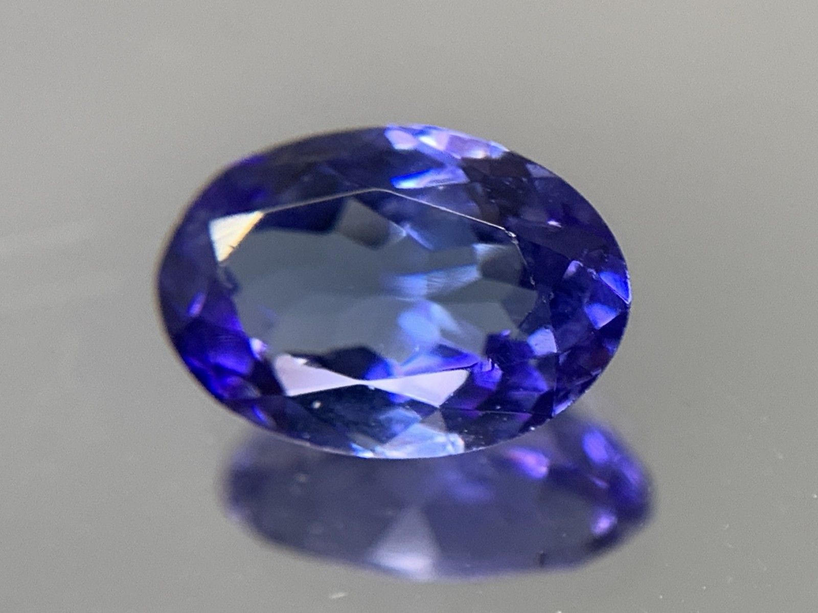 宝石ソーティング付き 縦9.4㎜×横6.5㎜×高さ4.1㎜