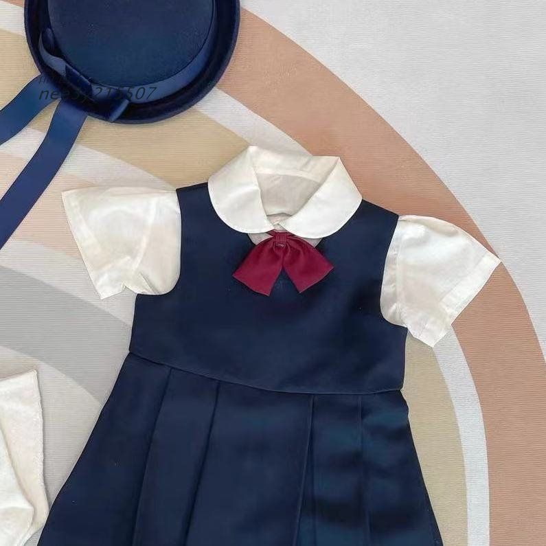 女の子