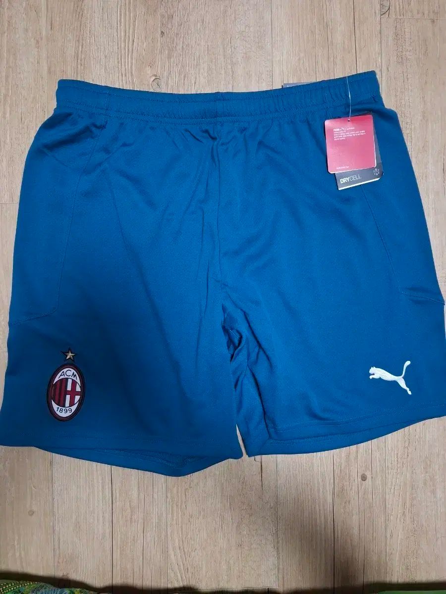 PUMA ACミラン ハーフパンツ