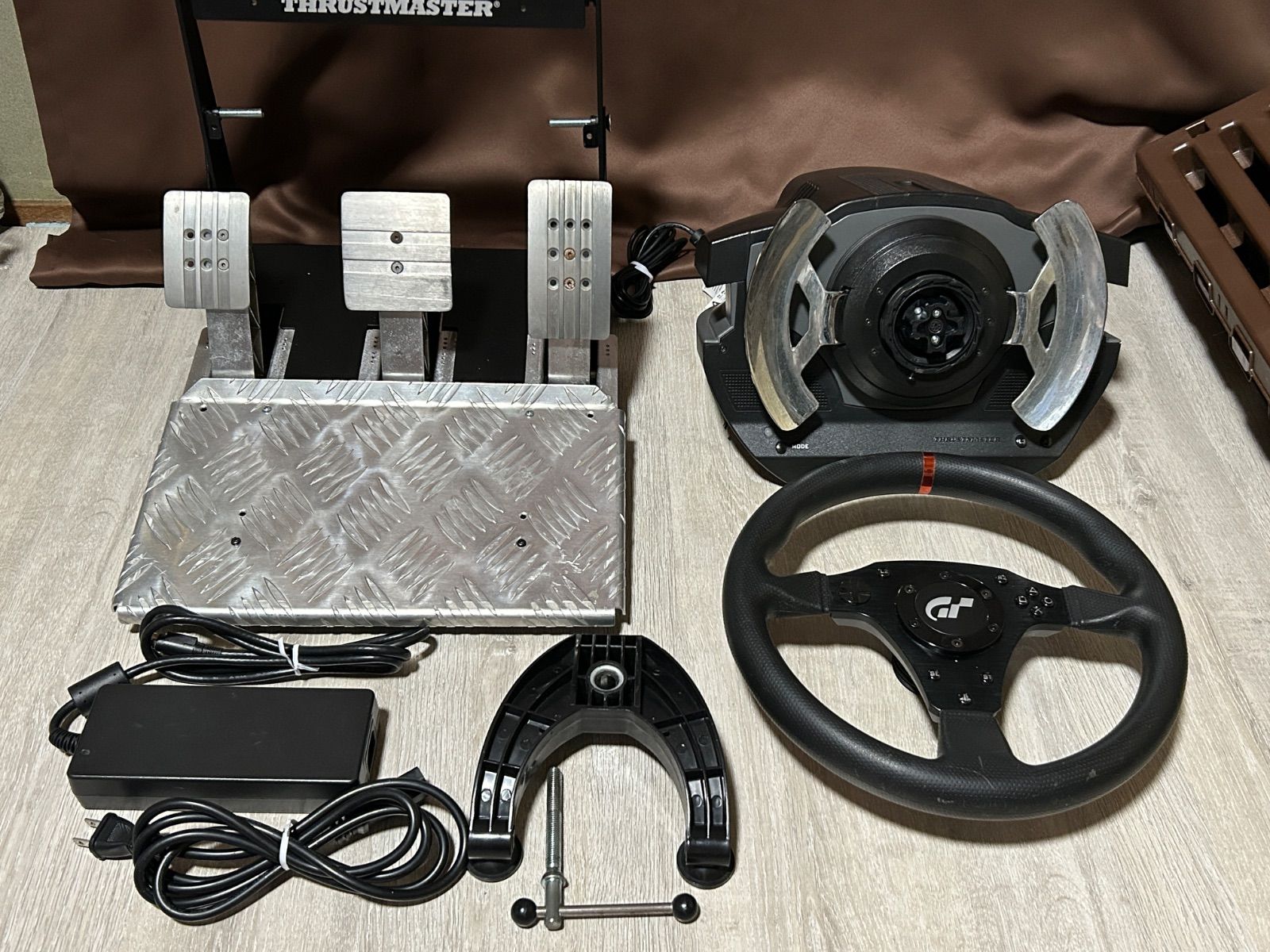 Thrustmaster T500RS ハンコン 中古 １円～☆ 完全売切～スタート☆ スラストマスター T300RS T-GT GT5 GT6 GTsport THRUSTMASTER T500RS中古品 ハンコン 中古のハンコンは買いか？否