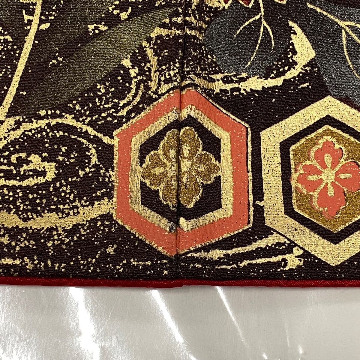 振袖 身長161-176cm 黒 黄色　薔薇　正絹 振袖 身長161-176cm 黒 黄色 薔薇 正絹