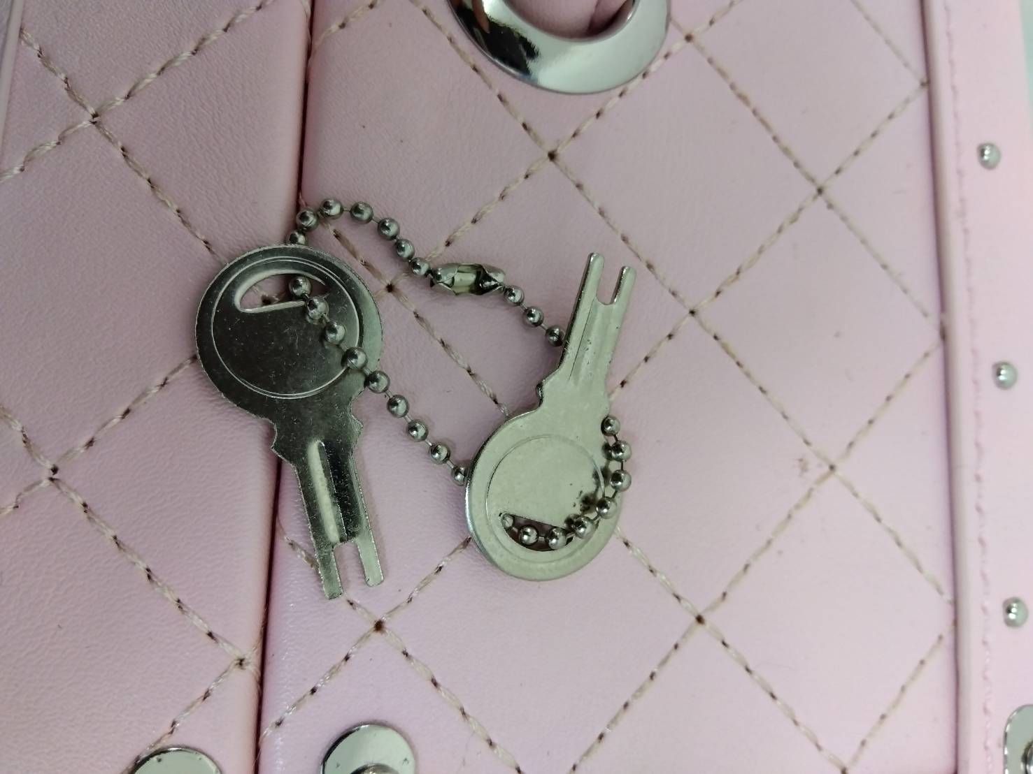 鍵付】エンジェルシャンパン ドゥミセックピンク空箱-メルカリ