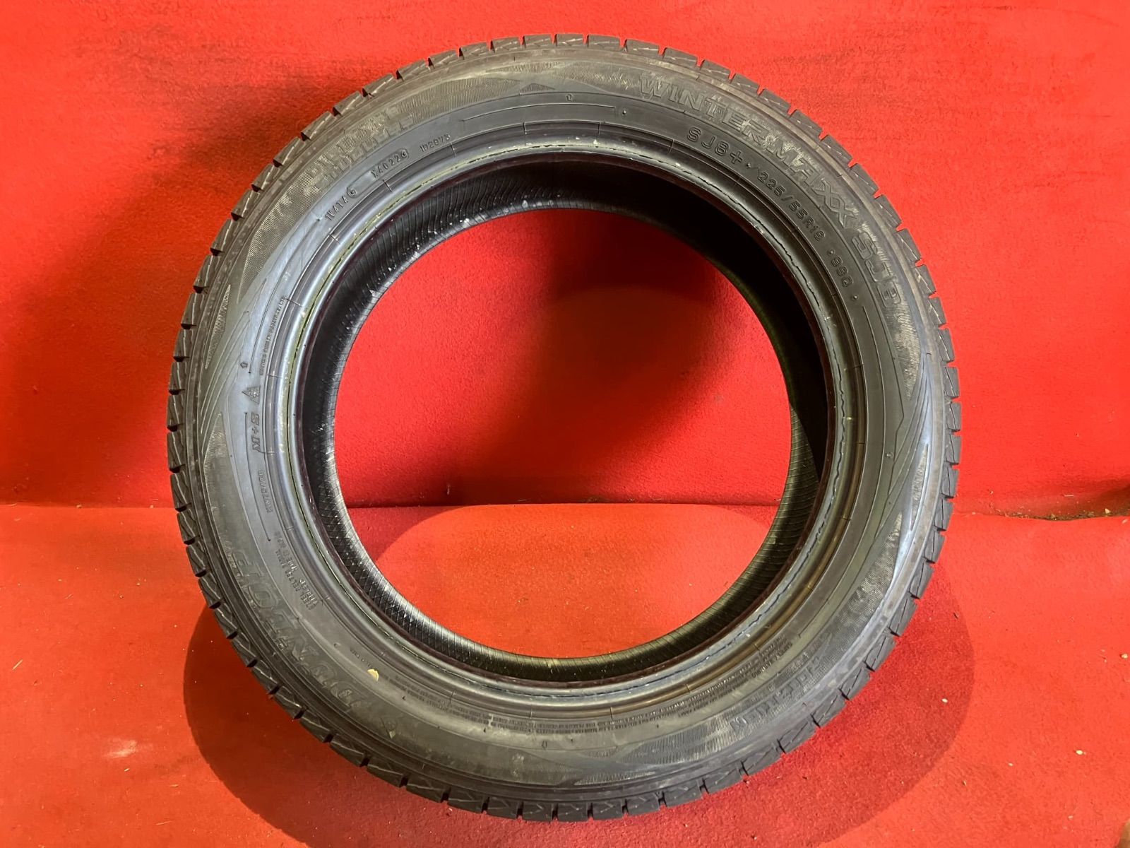 スタッドレスタイヤ