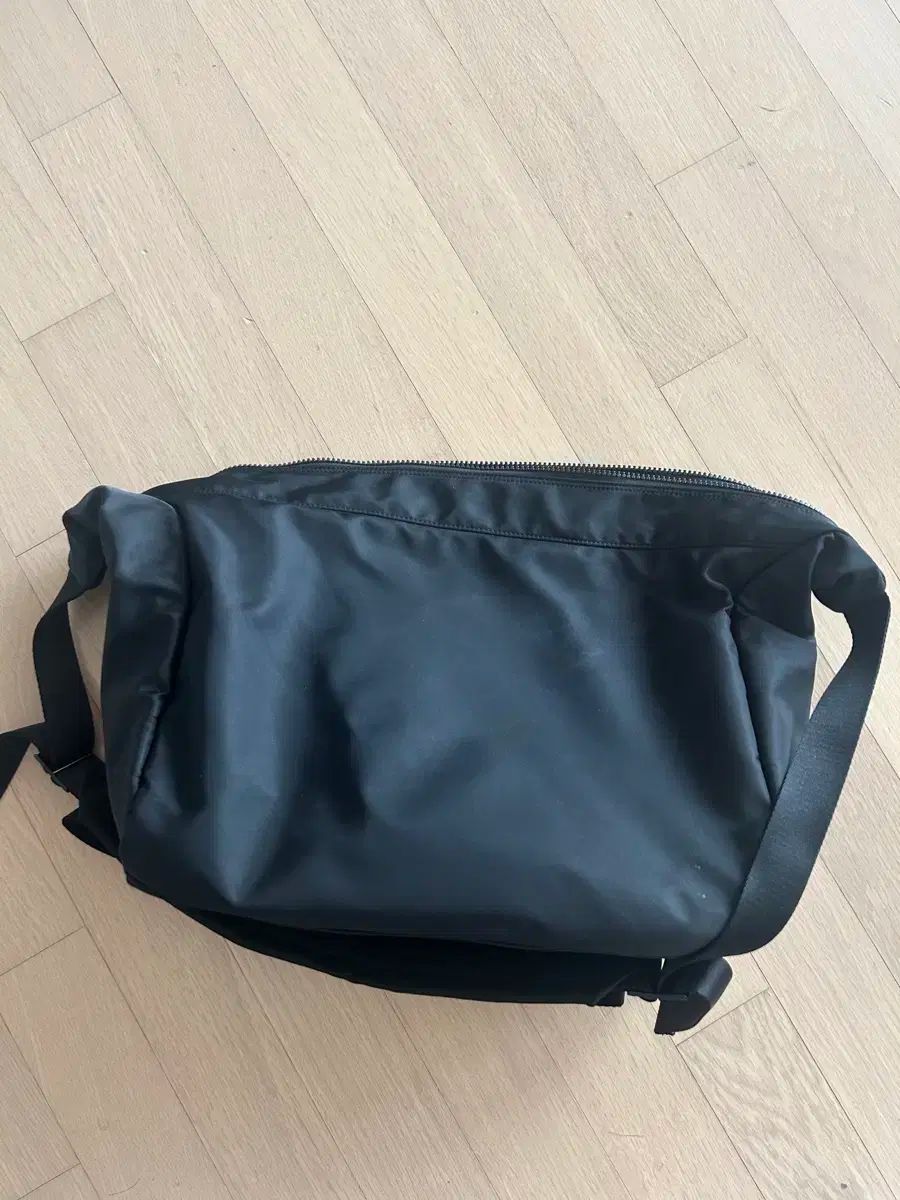 HAH ARCHIVE メッセンジャーバッグ ブラック Ark Messenger Bag