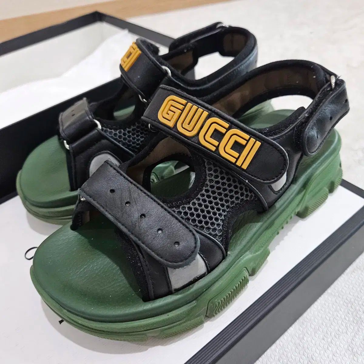 GUCCI(グッチ) キッズ 正規品 サンダル - メルカリ