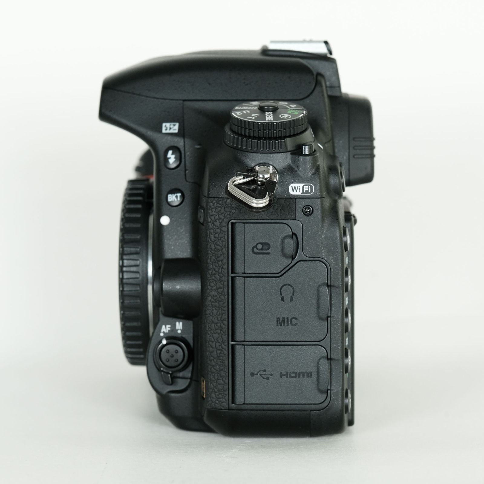 ◇ Nikon ニコン D750 ボディ [美品] シャッター数・少