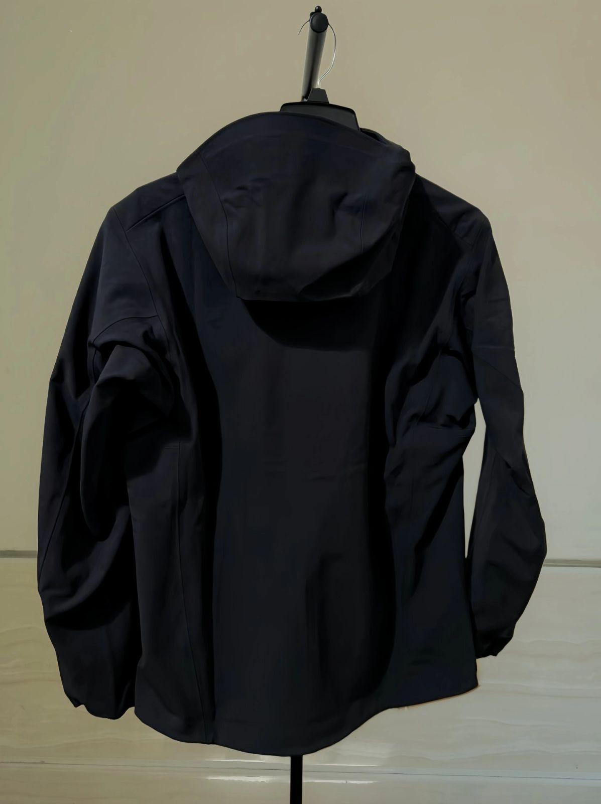 未使用 ARC'TERYX アークテリクス GAMMA シリーズ Mx HOODY ソリッドカラー ウォーム ソフトシェル フード付き フィット ジャケット アウトドア ハイキング 防水 防風 通気性 ジャケット メンズ ブラック