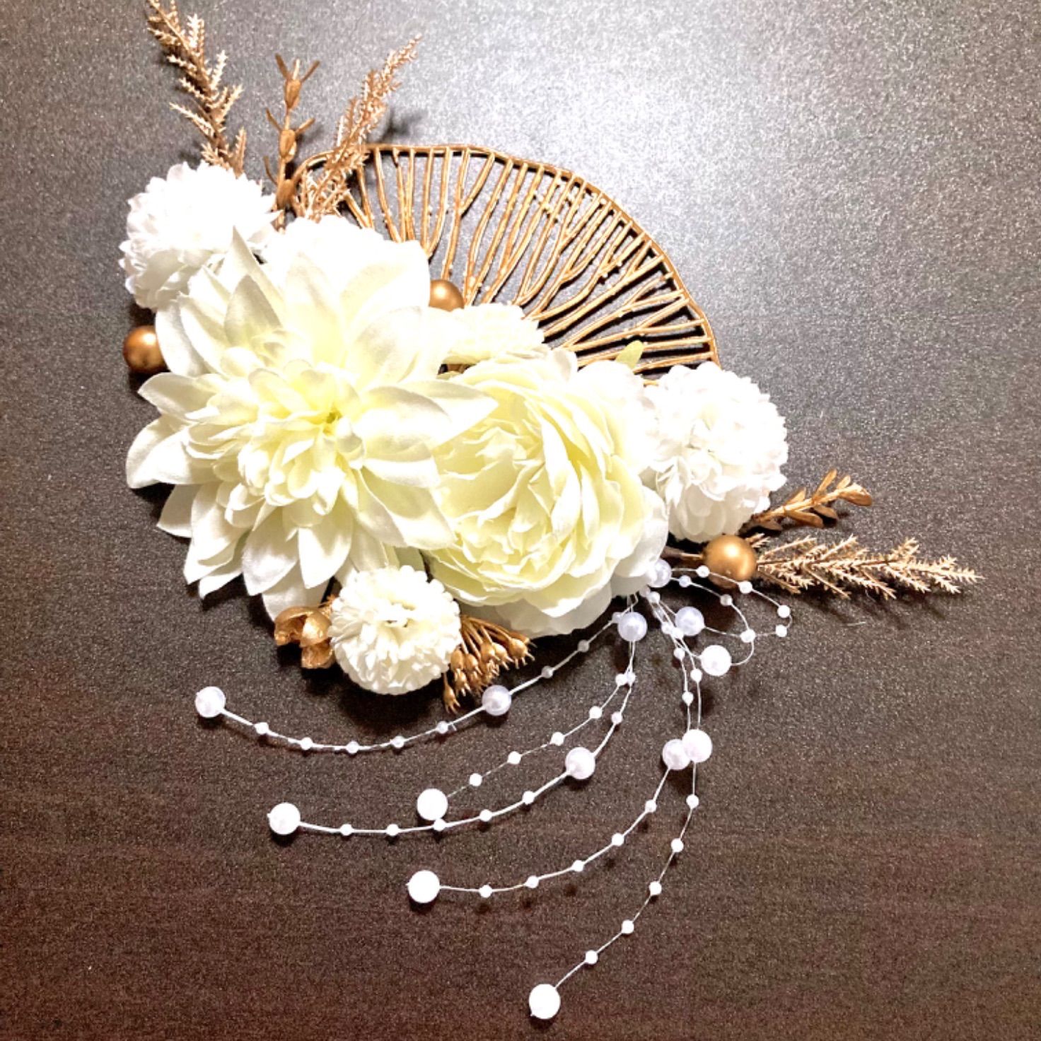 ホワイトピオニー&ダリア♥︎パール蝶々簪♥︎結婚式髪飾り♥︎成人式 ...