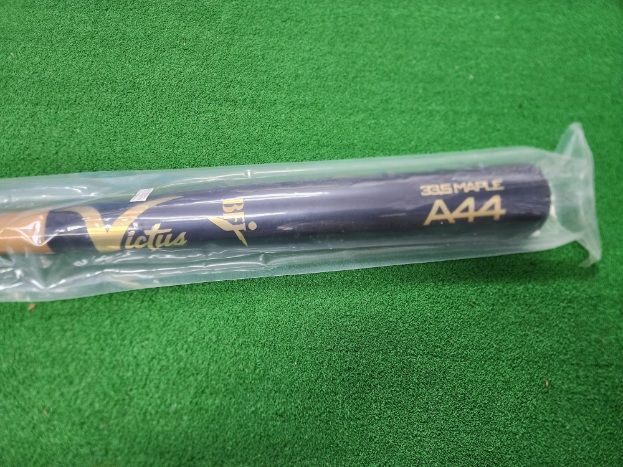 ヴィクタス 硬式木製バット A44 - メルカリ