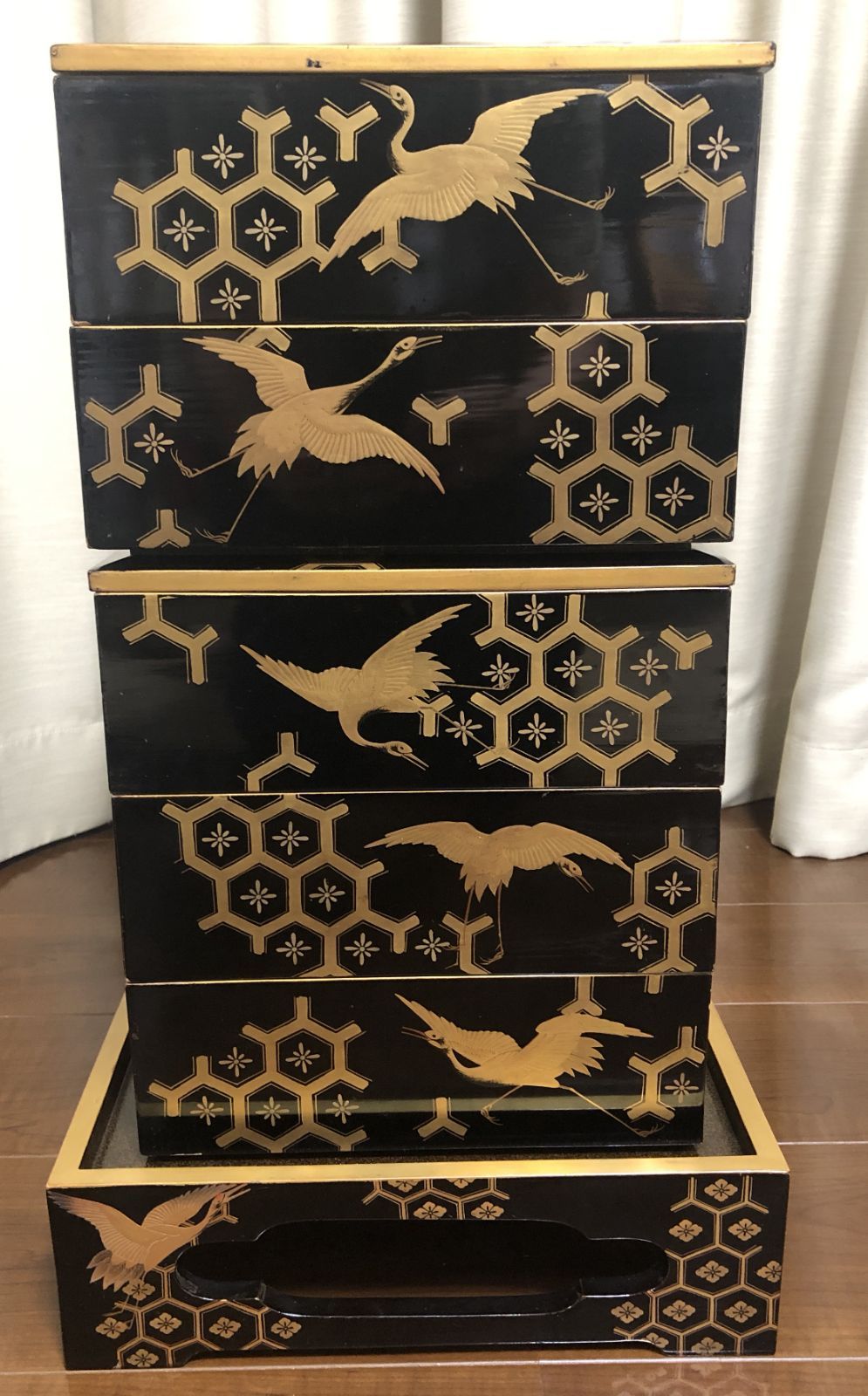 漆器 重箱 金色の鶴模様 黒漆 輪島塗 金蒔絵 鶴文様 重箱 五段