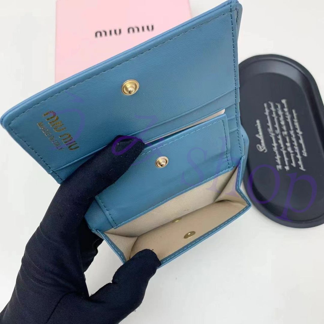 青シャツパーカー革財布デニムパンツニットにMIUMIUハンドバッグ zen_7687200360