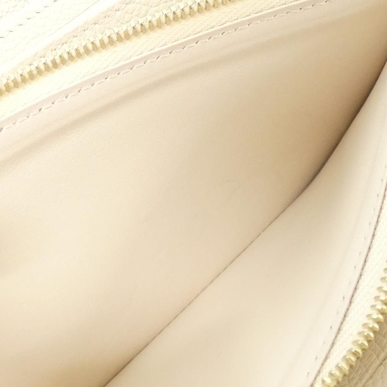 M82212 財布
