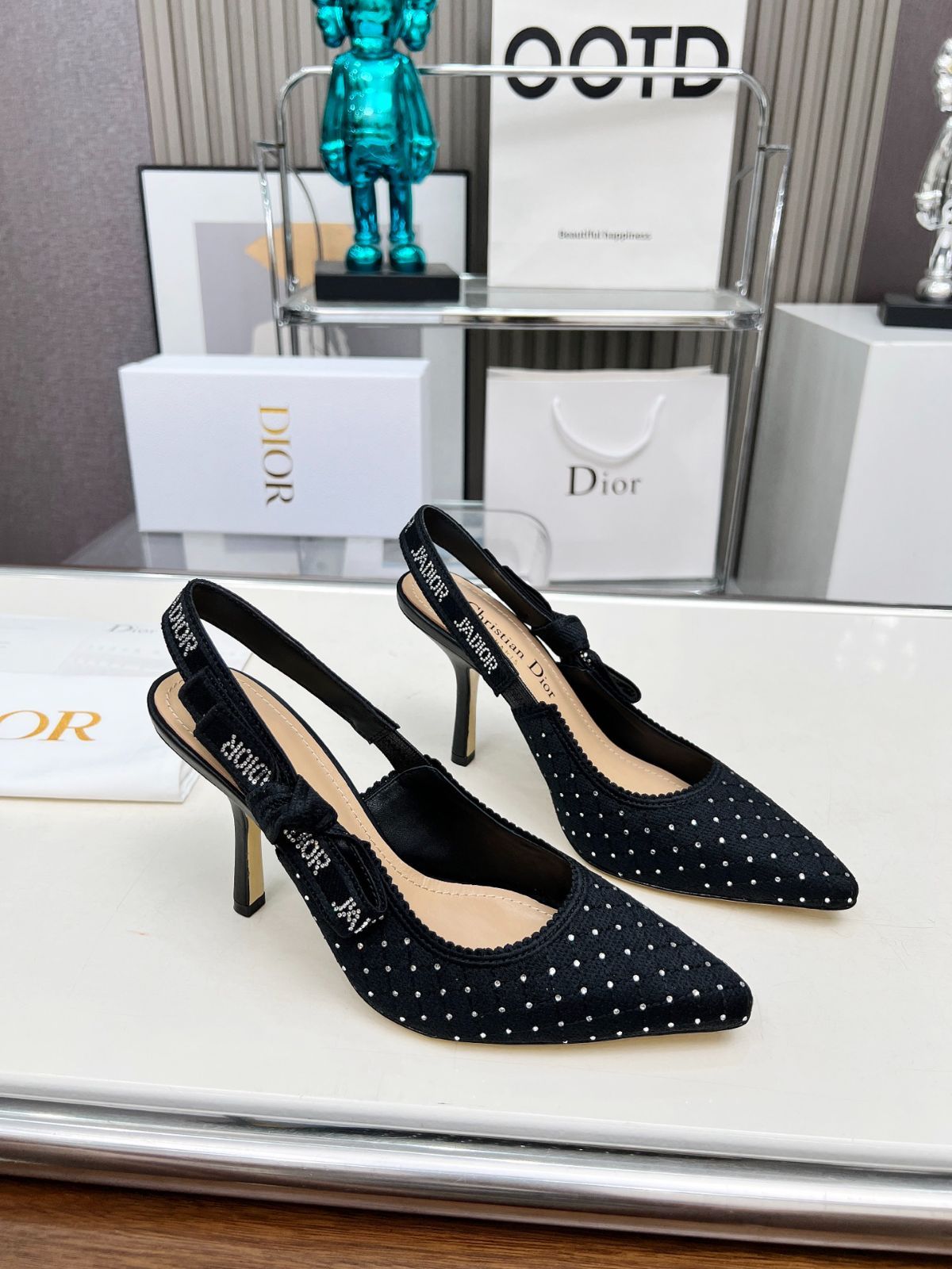 【刺繍デザインが繊細で美しい♪】Dior サンダル Dior 刺繍ハイヒール アルファベットロゴリボンサンダル04-3