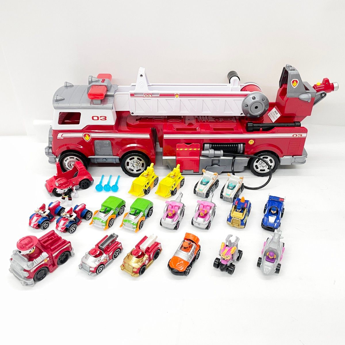 〇〇TAKARATOMY タカラトミー パウ パトロール アルティメット DXレスキュービークル マーシャル アルティメットファイヤートラック ダイキャストビークル