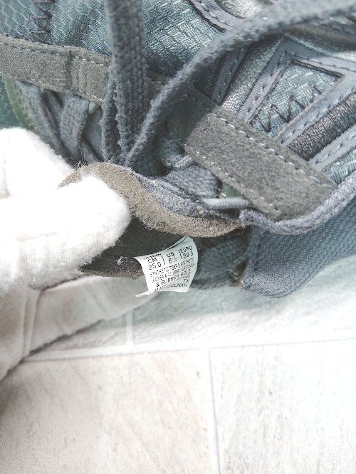 Θ Onitsuka