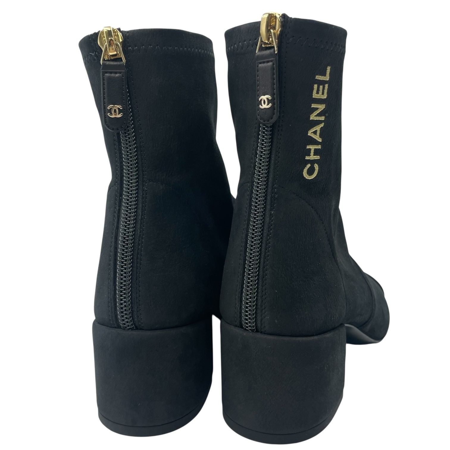 【美品】CHANEL 黒 レザー ブーツ 36.5 美品 CHANEL シャネル ショートブーツ ヌバックレザー 刺繡ロゴ