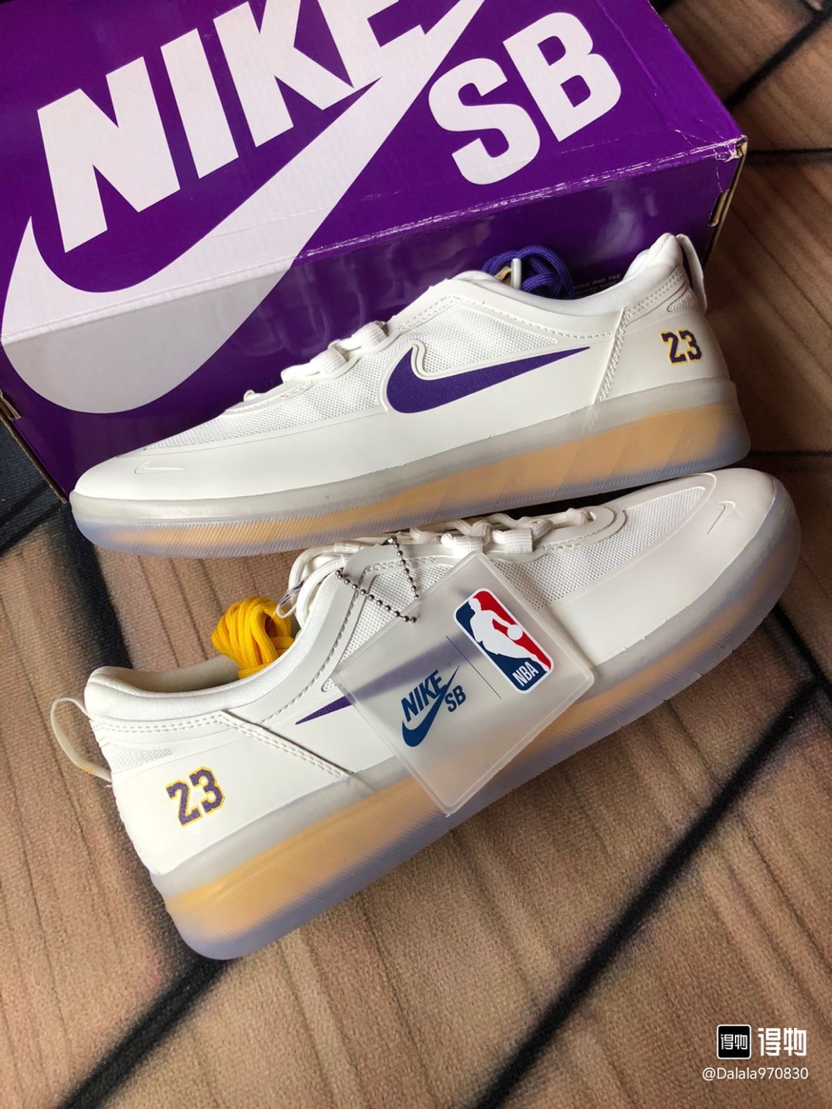 Nike NBA × ナイキ SB ナイジャ フリー 2 “レイカーズ“ Nike SB Nyjah Free 2 “Lakers“ ナイキ NBA  × ナイキ SB ナイジャ フリー 2 DA3439-100 メンズ スニーカー ランニングシューズ - メルカリ