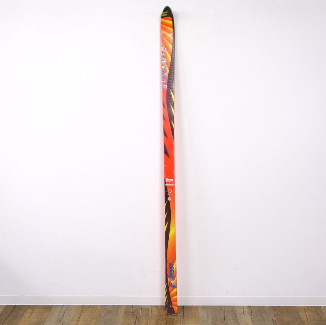 未使用 ダイナミック DYNAMIC Extreme POWERCAP KEVLAR LIGHT 184cm センター 63ｍｍ スキー板 アウトドア 重量実測：約1680ｇ(一本あたり) 未使用 ダイナミック DYNAMIC Extreme POWERCAP KEVLAR LIGHT