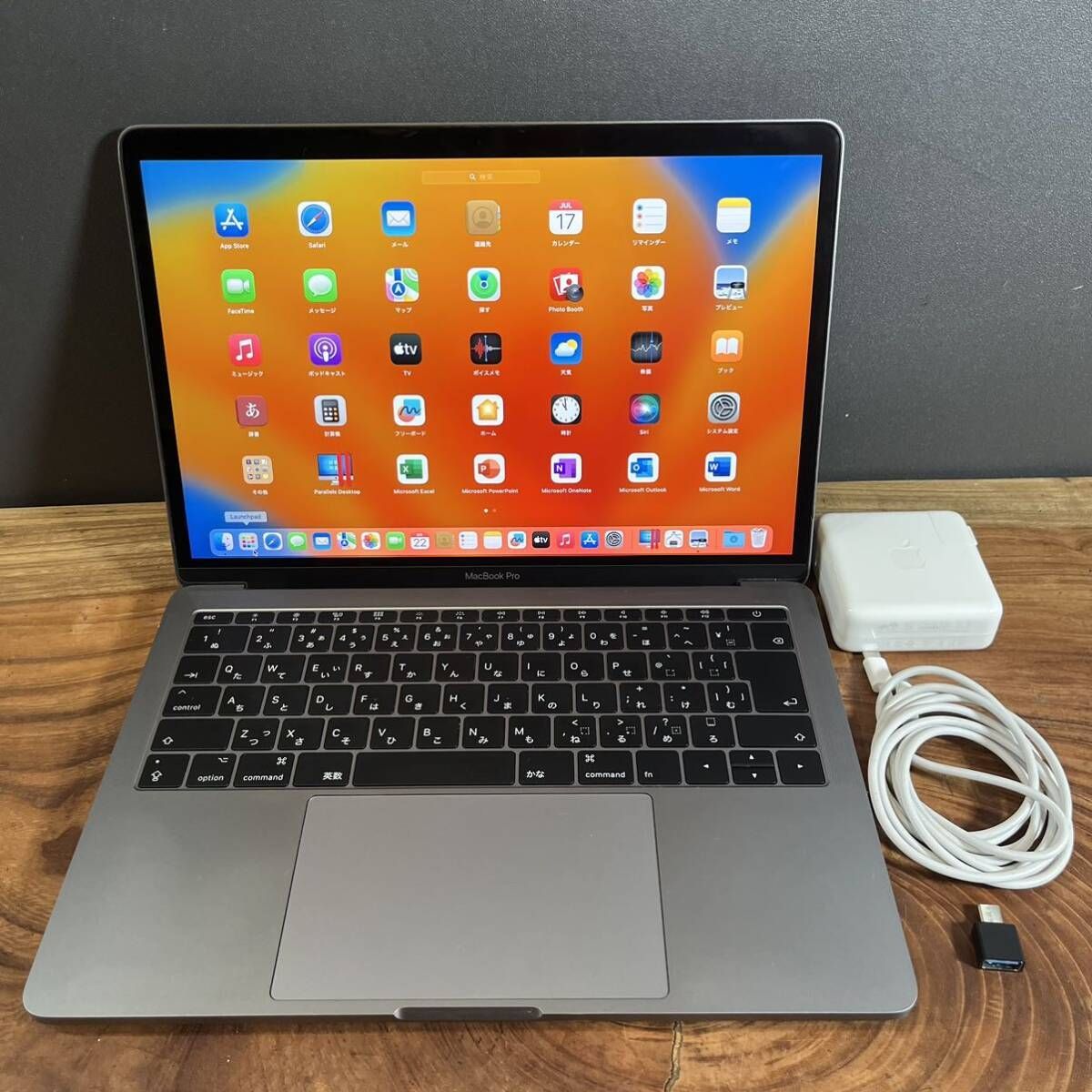 【美品】MacBook pro 13インチ 本体　スペースグレー　2017 美品】Macbook Pro 2017 13インチ (スペースグレイ) 美品］Apple
