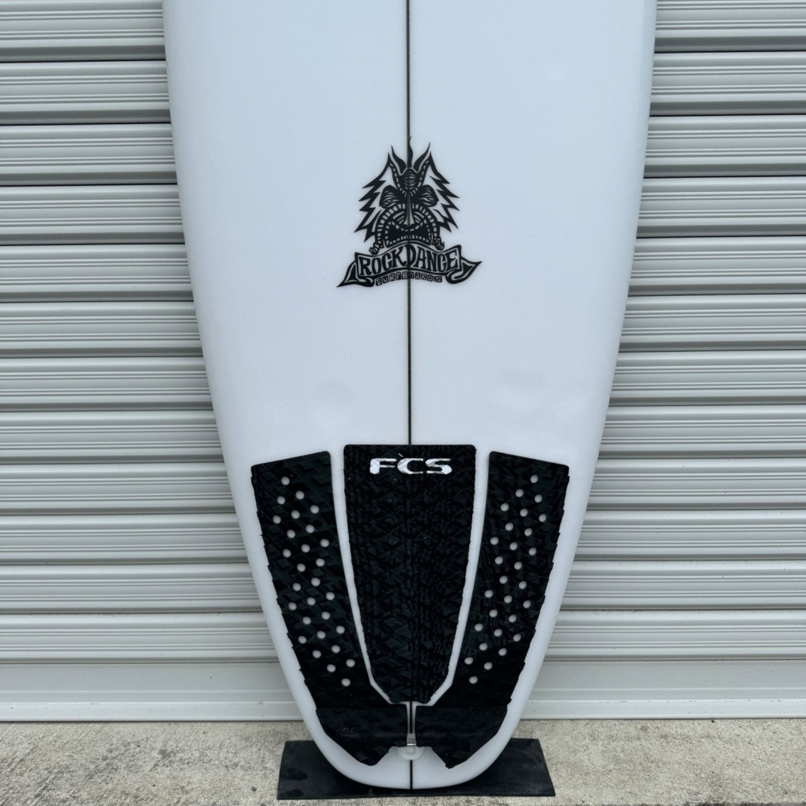 極美中古 ロックダンス ROCKDANCE サーフボード 6'2 ショートボード 33.0L サーフィン PU ブラックストリンガー オールラウンド パフォーマンスボード