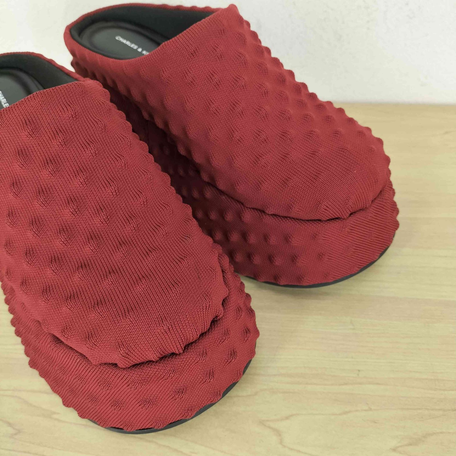 チャールズ＆キース 38 スパイクプラットフォームミュール チャールズ＆キース 38 スパイクプラットフォームミュール