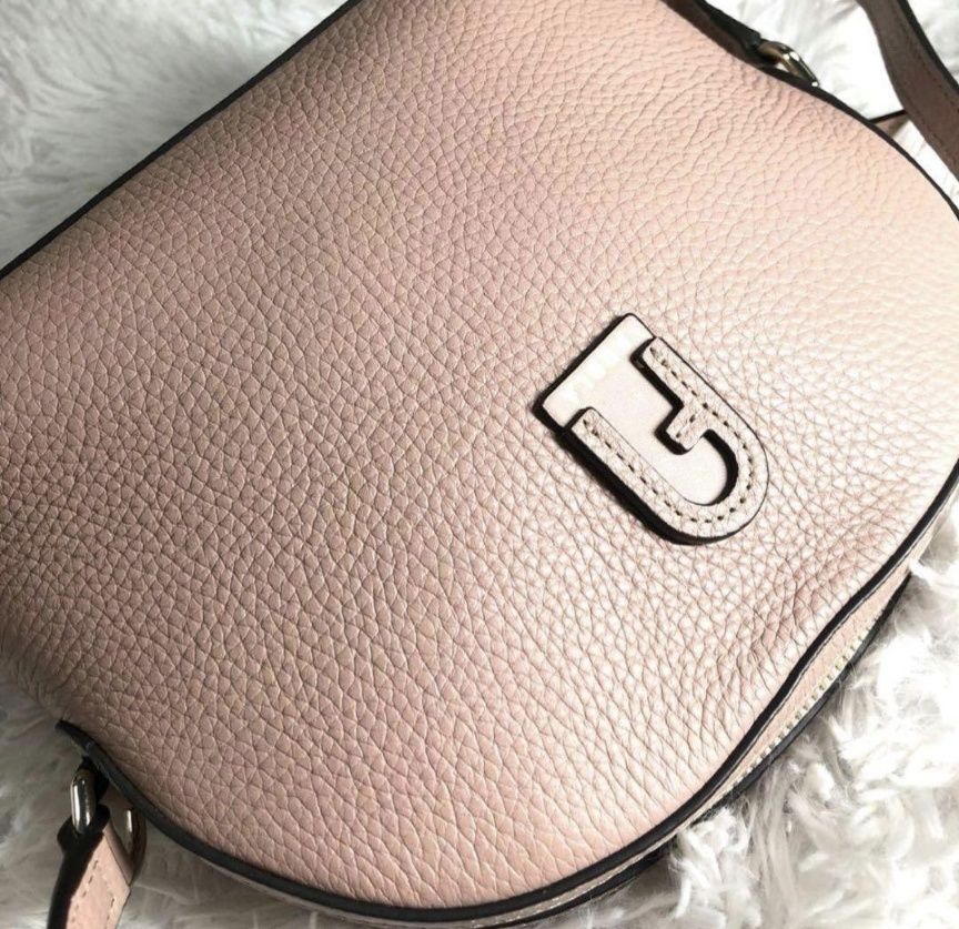 美品 FURLA フルラ ドーム型 シボ革 アーチロゴ 斜めがけショルダー