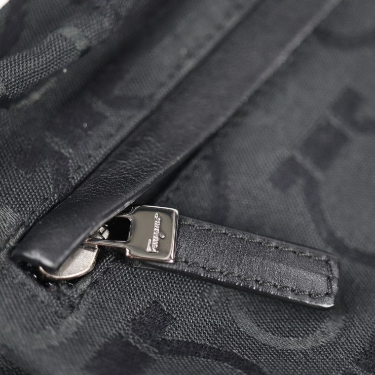 Salvatore Ferragamo サルヴァトーレ フェラガモ ウエストバッグ 22