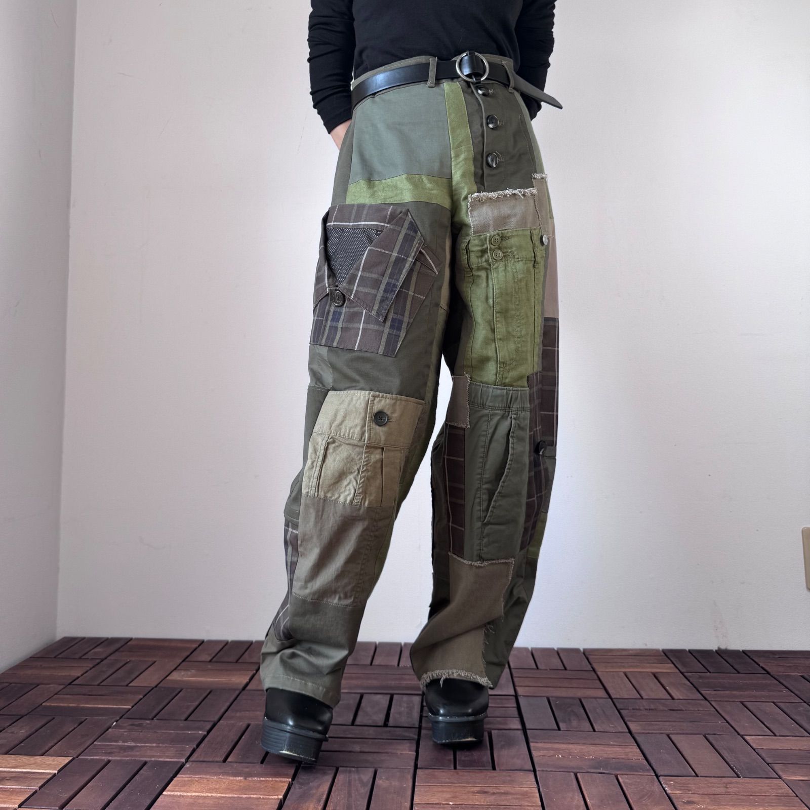 カーキオリーブ色の古着リメイクパッチワーク ワイド|バルーンパンツ No.040