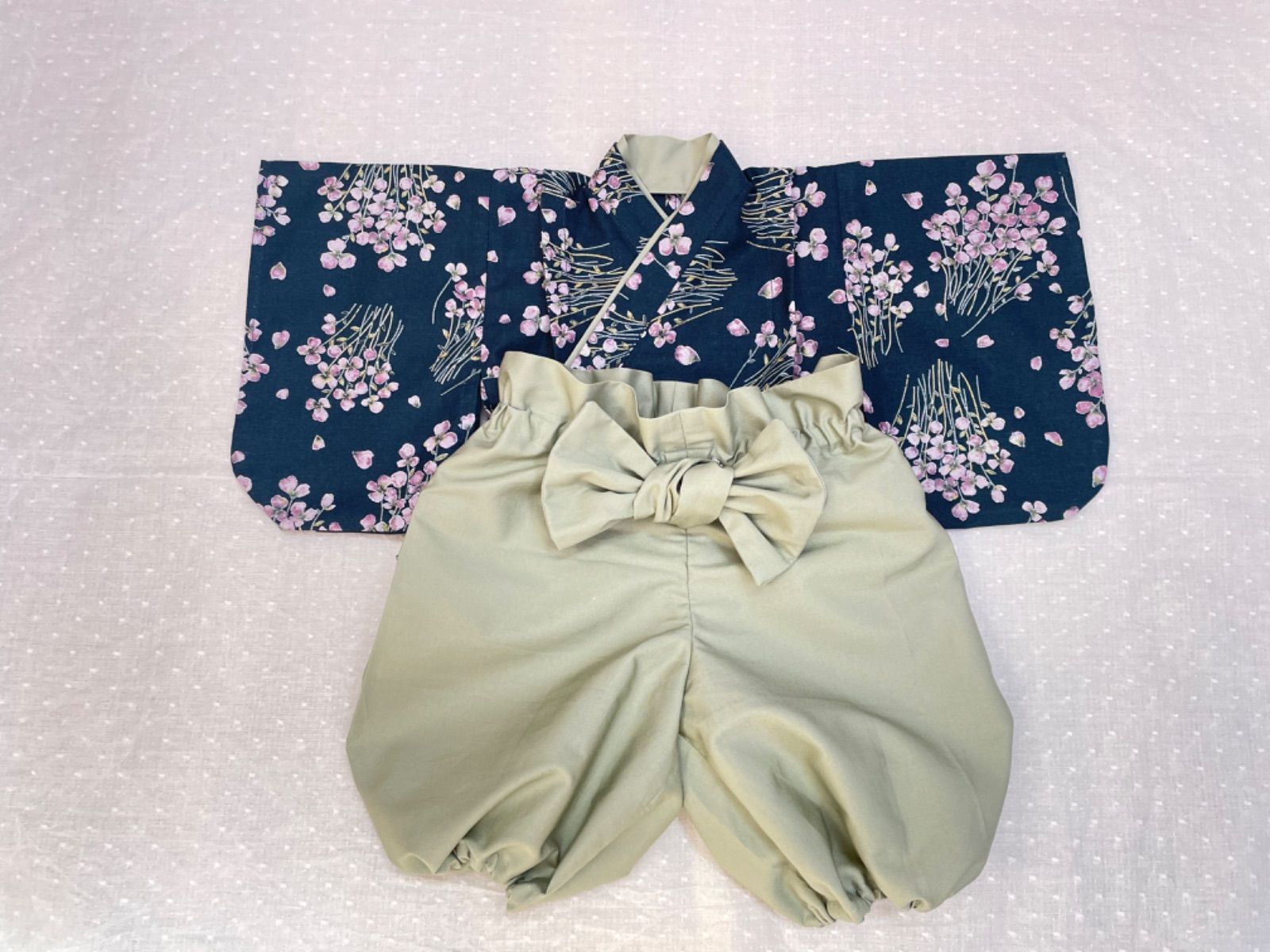 最新作，SALE ハンドメイドベビー袴  flower ネイビー × グリーン 50-60サイズ その他