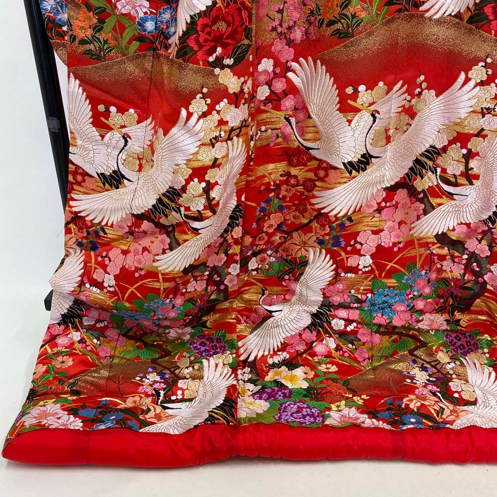 色打掛 正絹 鶴 刺繍 金 赤 打掛 Mサイズ 裄65.5 花嫁衣裳 婚礼  