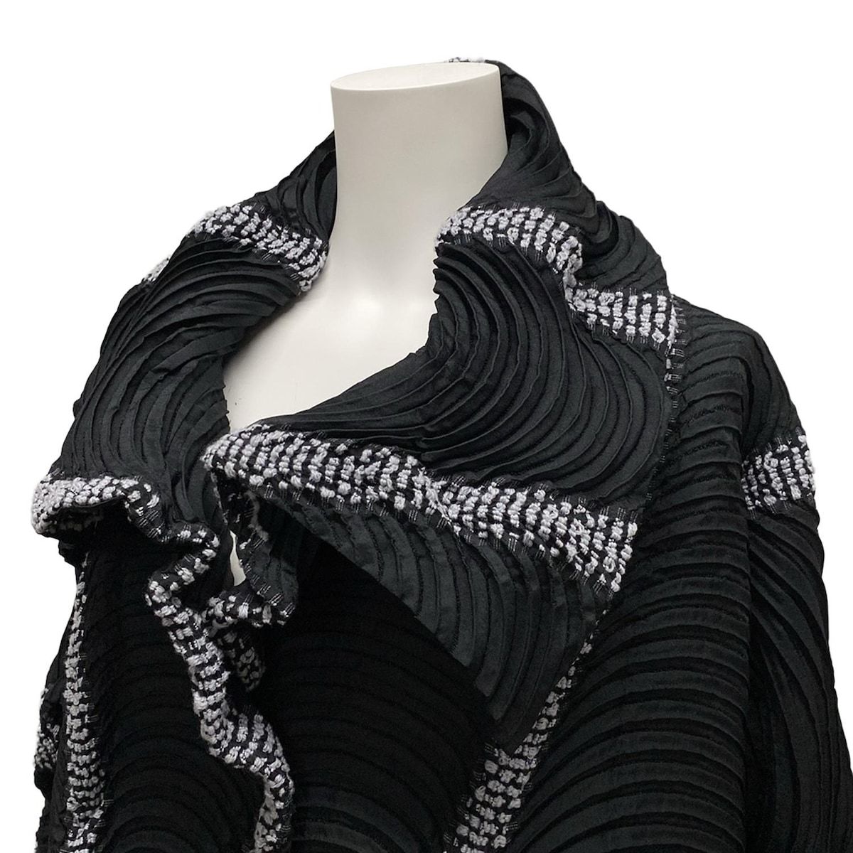 ISSEYMIYAKE イッセイミヤケ