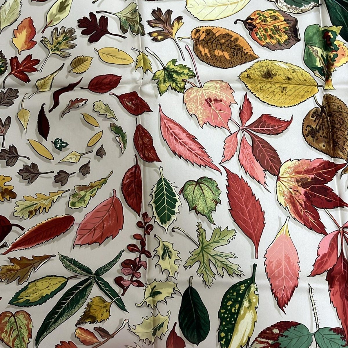 【極美品】エルメス カレ90 ボルドー スカーフ HERMES - HERMES(エルメス) スカーフ カレ90 ボルドー×オレンジ