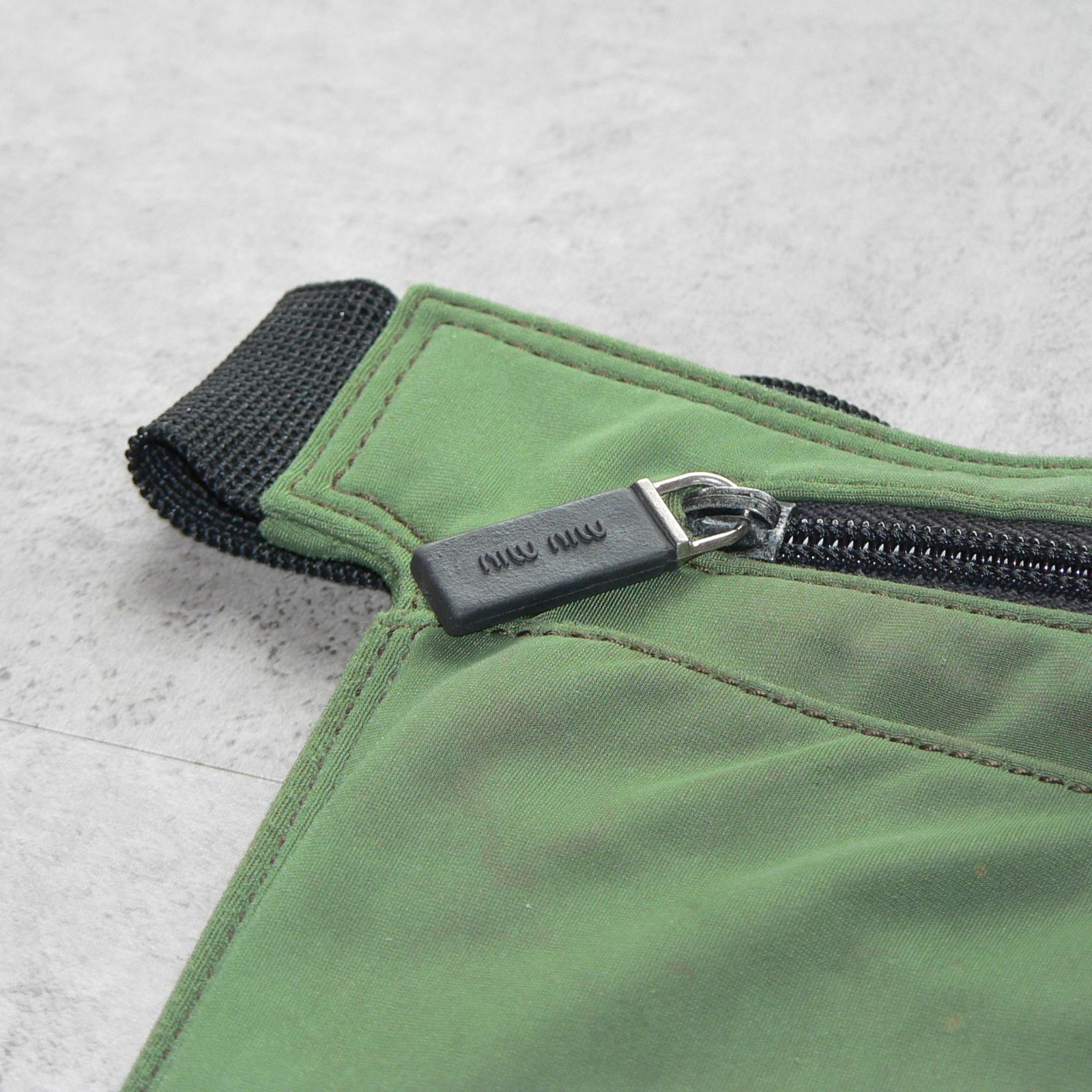 1999ss】90s MIU MIU green nylon body bag archive - メルカリ