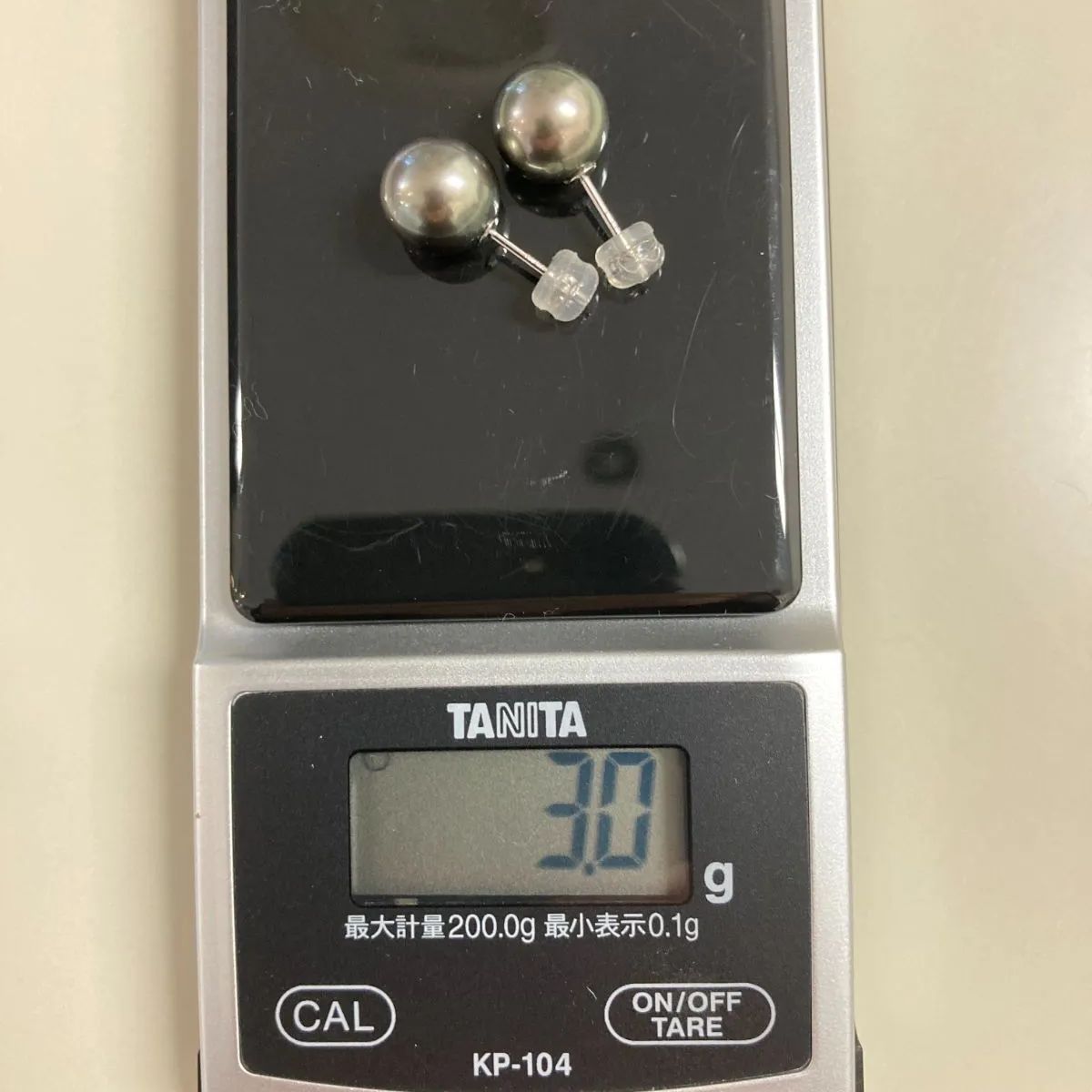 9.5㎜珠、タヒチパール（ブラック）ピアス、専門店より出品です。