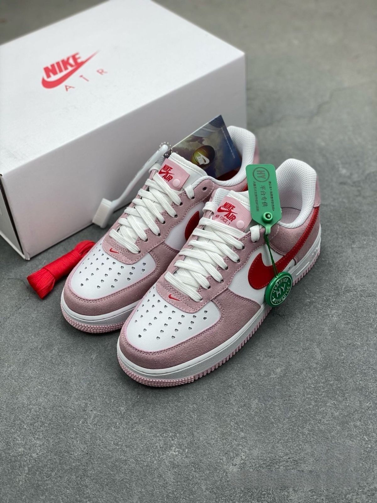正月　新品未使用Nike Air Force 1 07バトルロイヤル箱付ラベル付 正月 新品未使用Nike Air Force 1 07バトルロイヤル箱付ラベル付