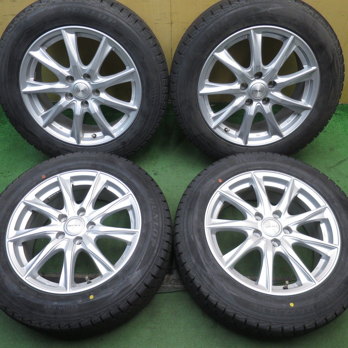 バリ溝 22年 9.5分 スタッドレス 215 60R17 ダンロップ ウインターマックス SJ8 DUFACT デュファクト 17インチ PCD114.3 5H 5091904NJス