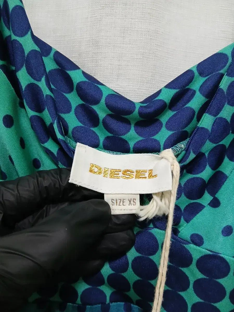 diesel トップス XS ノースリーブパイルトップス 韓国ファッション 和宇津 新品 XS DIESEL(ディーゼル) 束ねる トップス