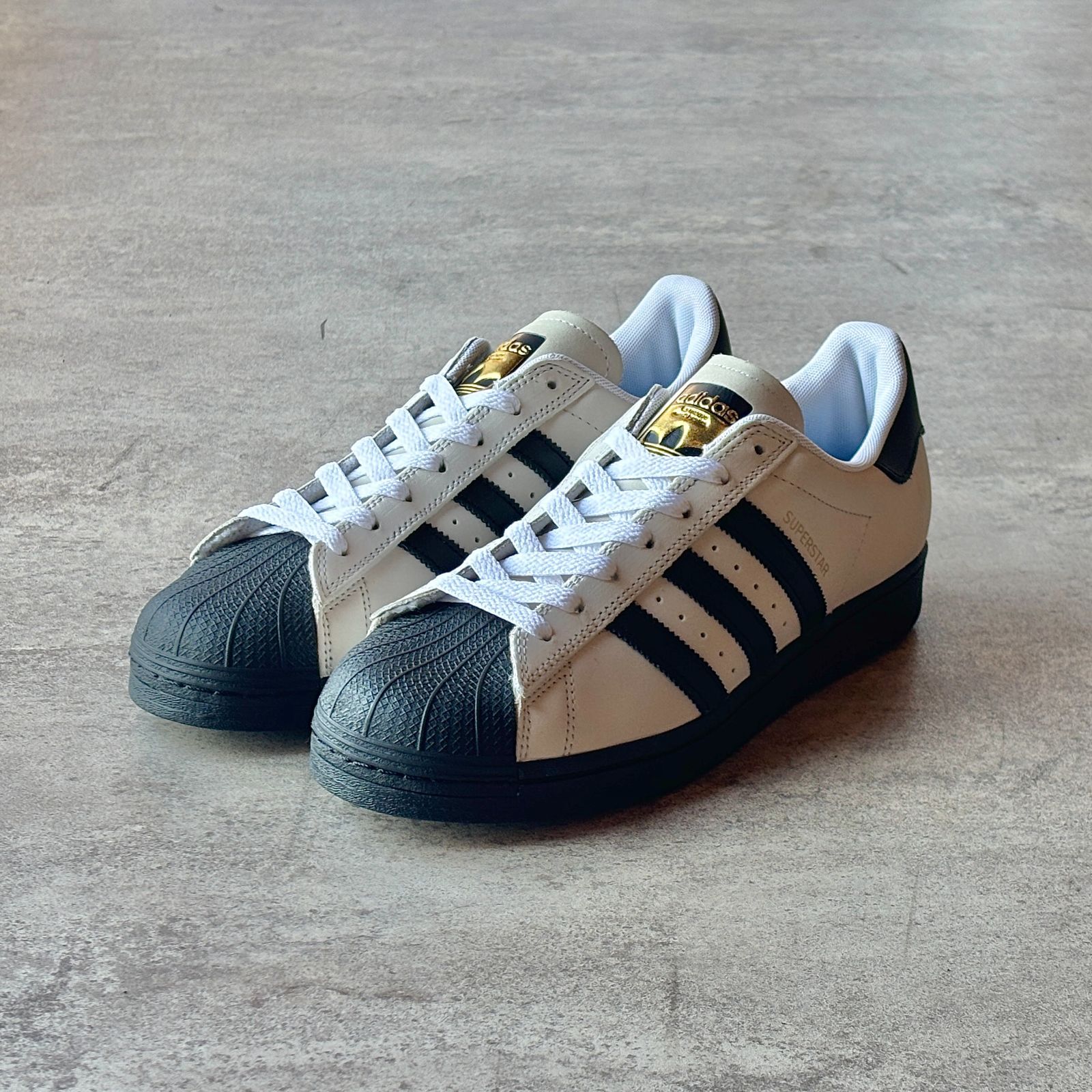 adidas SUPERSTAR ADV 
