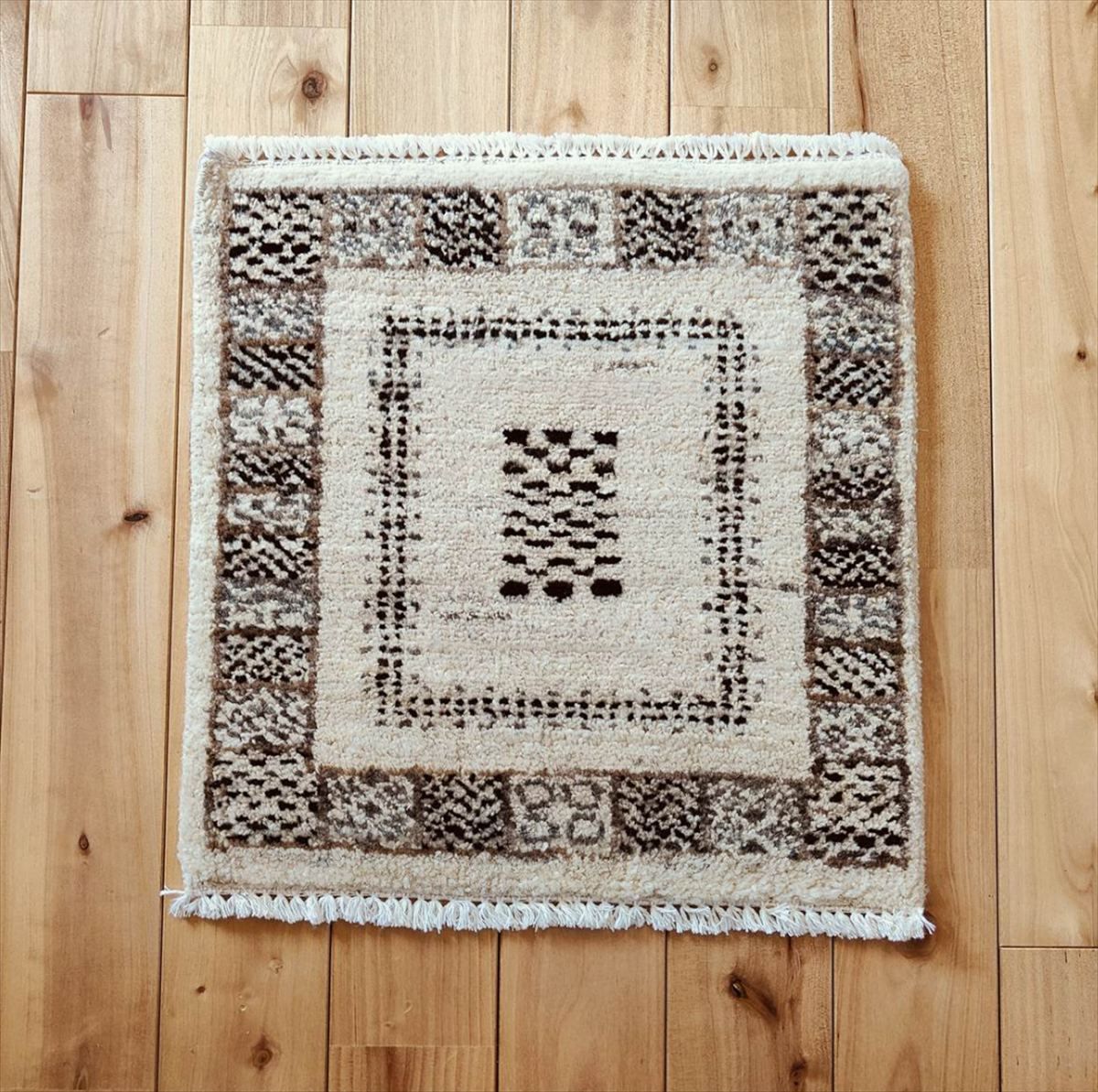 ガゼニ ギャッベ トルクマン族 ミニマット ラグ 無染めウール 40x39cm BP246