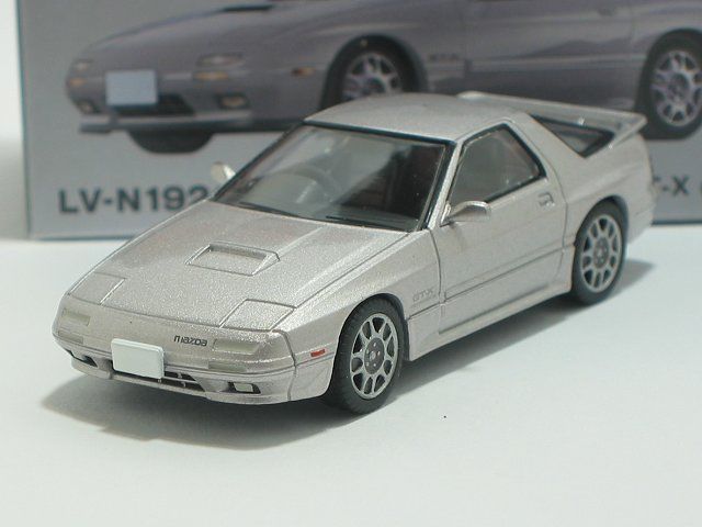 マツダ サバンナRX-7 GT-X（ウイニングシルバーM）89年式 LV-N192h