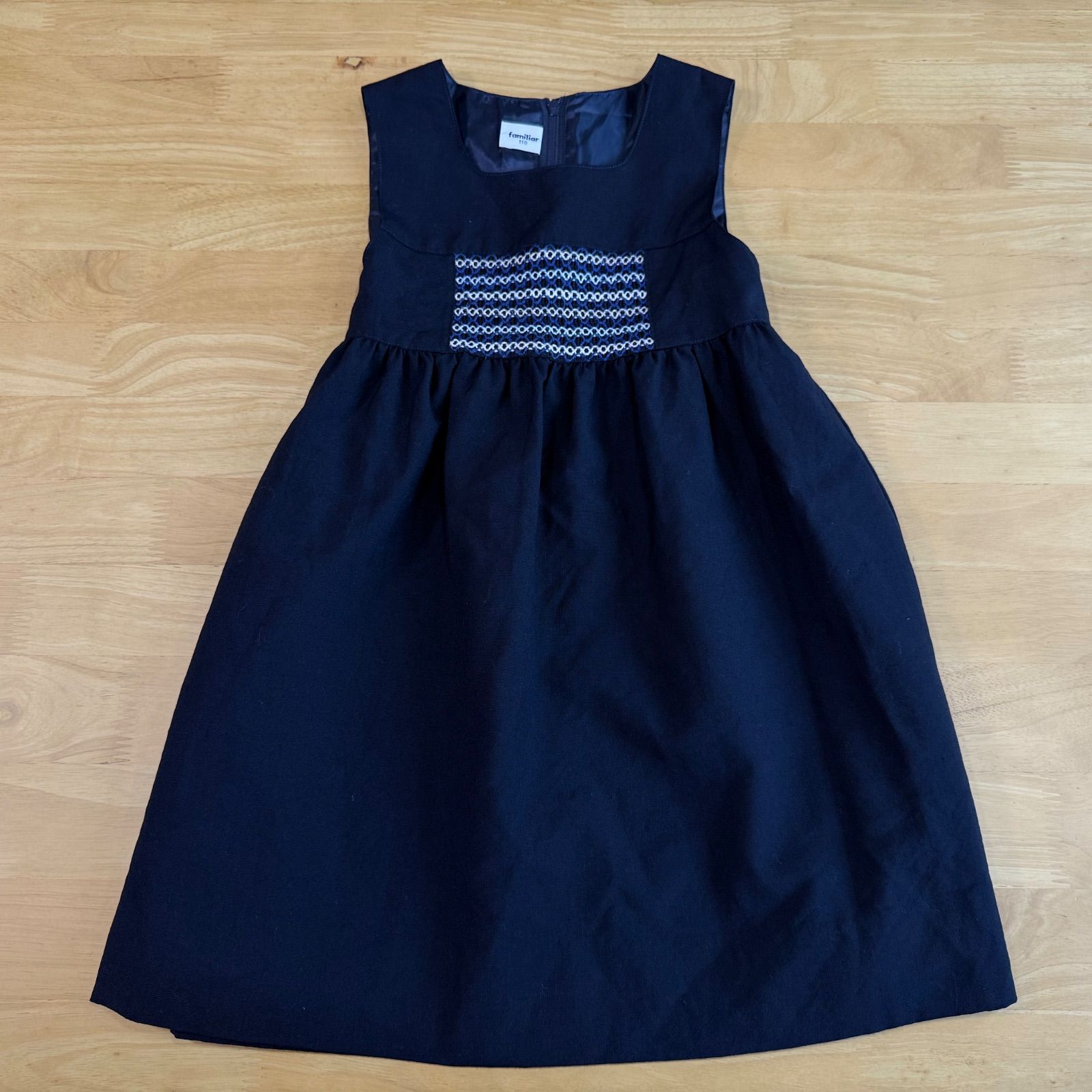 ほぼ未使用　familiar ファミリア　スモッキング　ワンピース familiar ファミリア グレー スモッキングワンピース size90