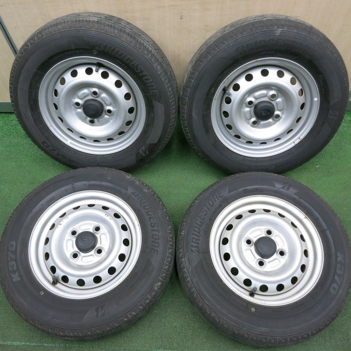 *送料無料* 4本価格！20年ダイハツ ハイゼット 純正 スチール 145/80R12 ブリヂストン K370 12インチ PCD100/4H4050105HAノ