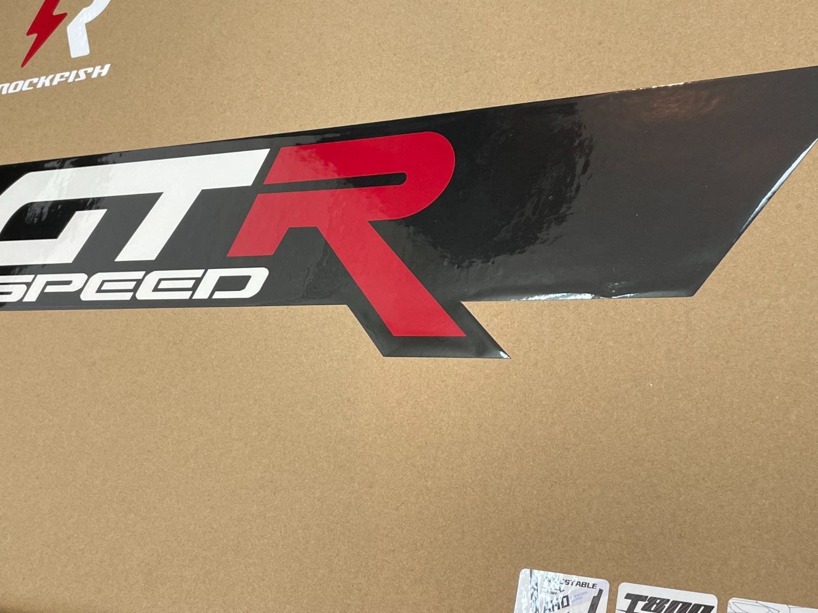 ROCKFISH GTR PRO カーボンフレーム 黒 / 赤 ランバイク レース