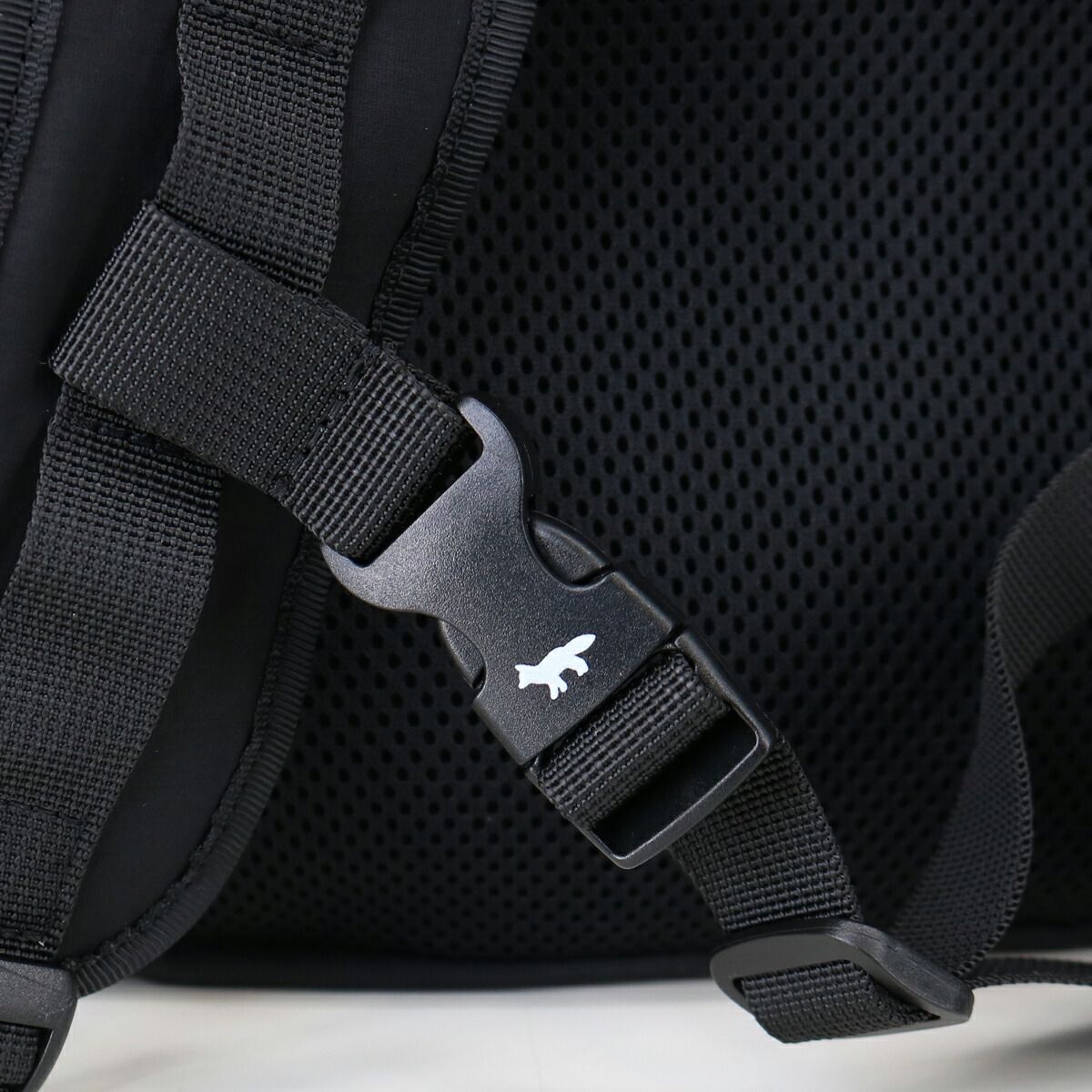 MAISON KITSUNE メゾン キツネ FLASH FOX BACKPACK NM05170 WQ4034 