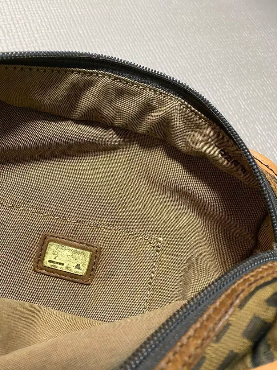 FENDI フェンディ