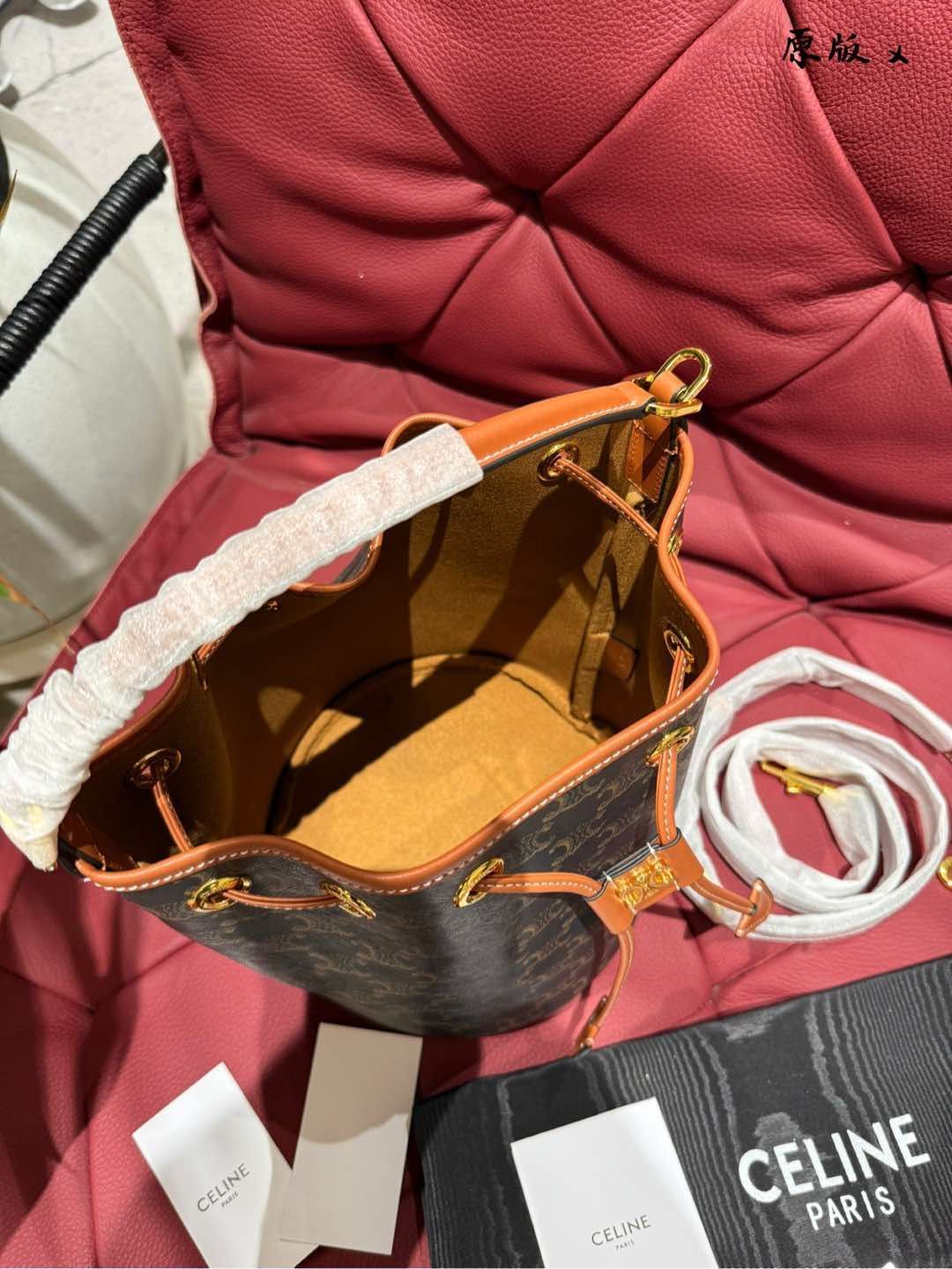 【送関込】CELINE☆セリーヌ Clara Bucket Bag CELINE セリーヌ ハンドバッグ Bucket Clara バケット クララ