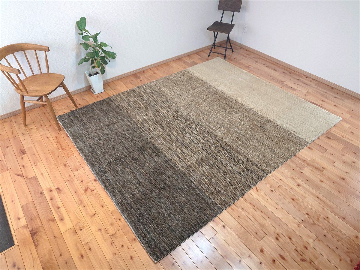 近日入荷 夏は涼しく冬は暖かい 肌ざわり最高 天然無染ラグ ガゼニラハット 248x199cm P88