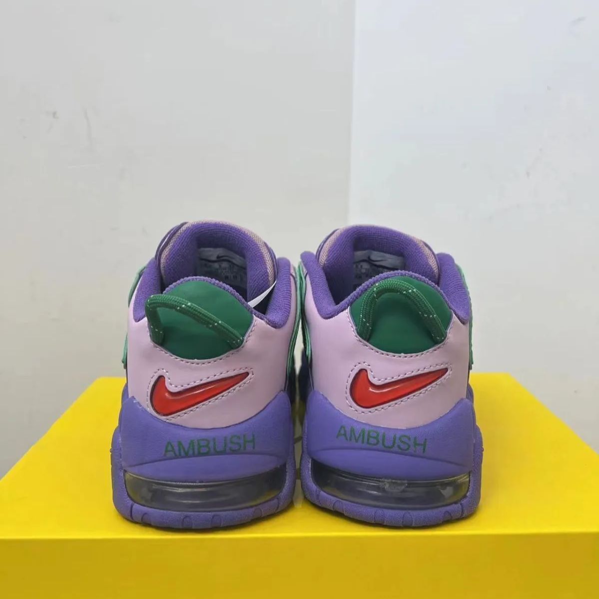 新品未使用ナイキ AMBUSH x Nike Air More Uptempo Low “Lilac スニーカー