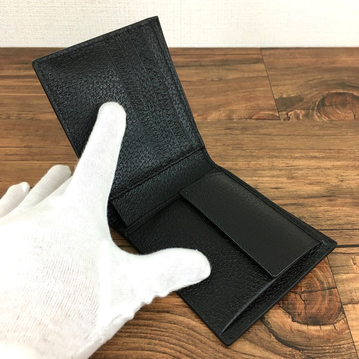 G - 未使用品 GUCCI 二つ折り財布 428748 195の通販 t&# グッチなら