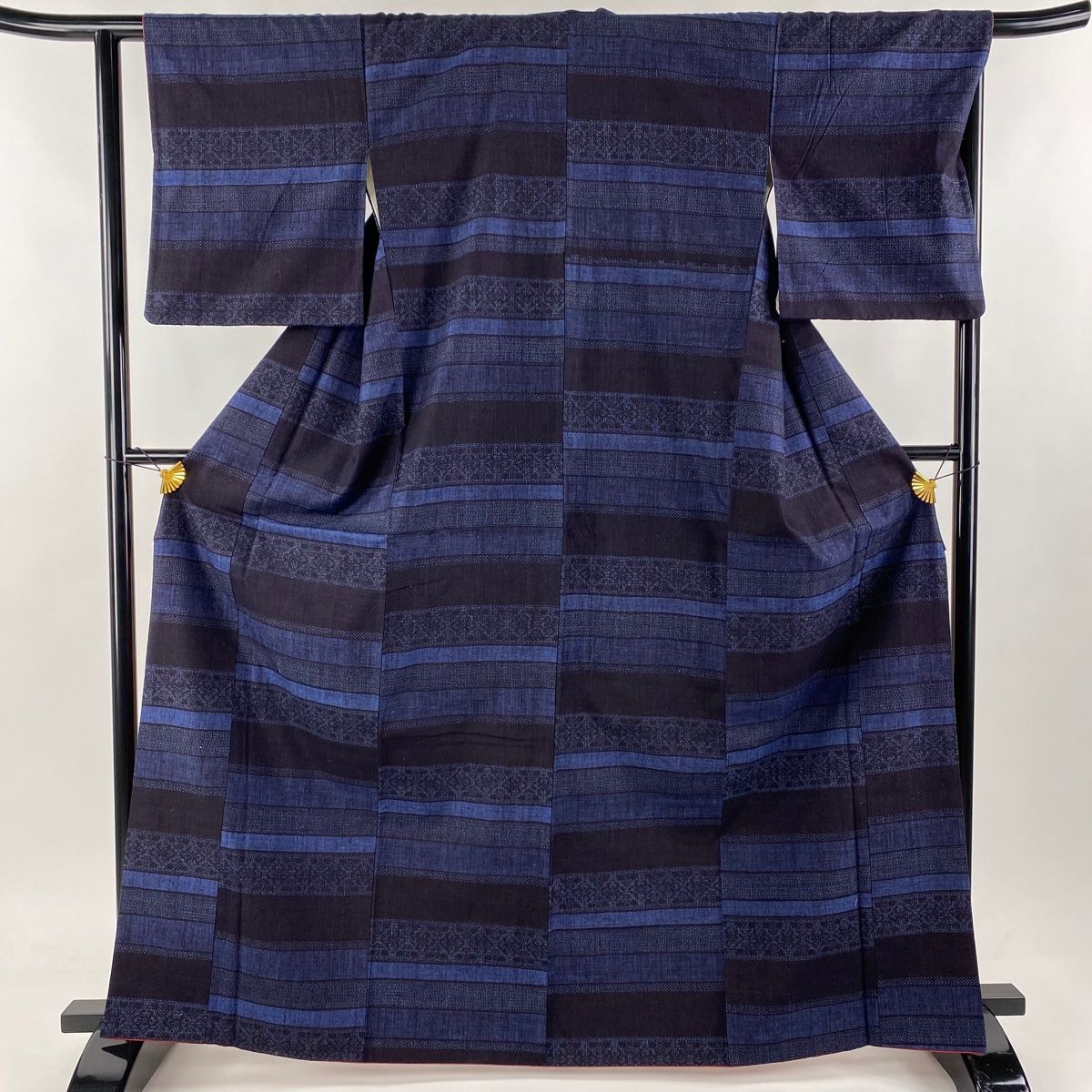 結城紬 身丈166cm 裄丈63.5cm S 袷 本場結城紬 井上商事 証紙 横段 亀甲絣 濃紺 正絹